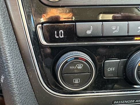 Used 2018 Volkswagen Passat 2.0T R-Line FWD image 23