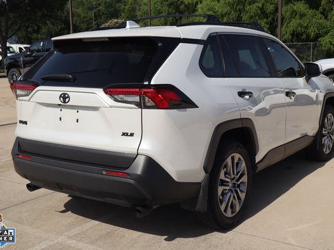 Used 2025 Toyota RAV4 XLE Premium w/ Blackout Package (GST) FWD image 3