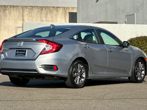 Used 2019 Honda Civic EX image 2