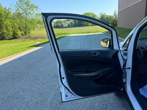 Used 2019 Ford EcoSport SE w/ SE Convenience Package AWD/4WD image 11