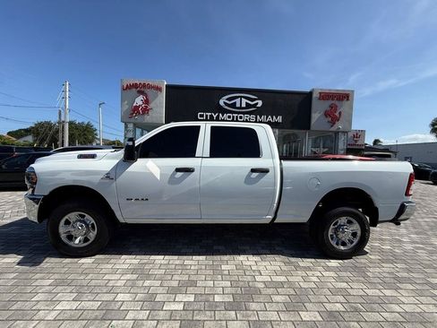 Used 2024 RAM 2500 Tradesman w/ Chrome Appearance Group AWD/4WD image 4