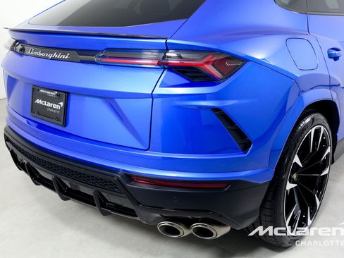 Used 2022 Lamborghini Urus AWD/4WD image 46