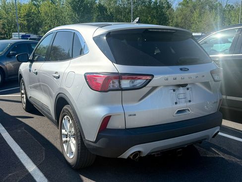 Used 2020 Ford Escape SE FWD image 4
