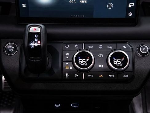 Used 2023 Land Rover Defender 90 X image 28