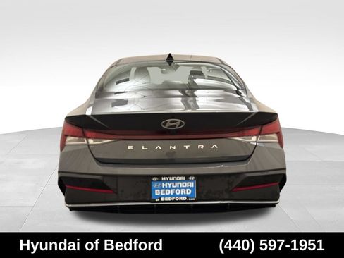 Used 2024 Hyundai Elantra SEL FWD image 6