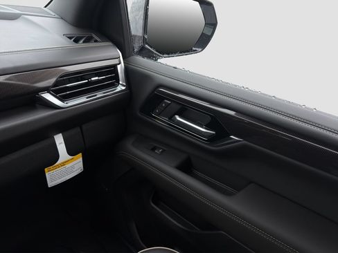 Used 2026 GMC Yukon Elevation w/ LPO, Floor Liner Package AWD/4WD image 16