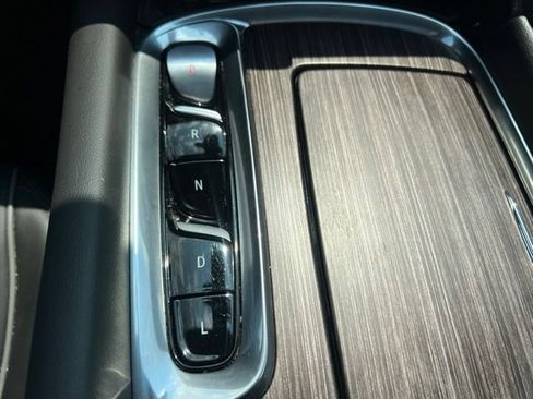 Used 2024 Buick Enclave Avenir w/ Avenir Technology Package AWD/4WD image 35