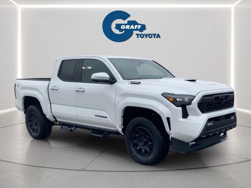 New 2026 Toyota Tacoma TRD Sport image 7