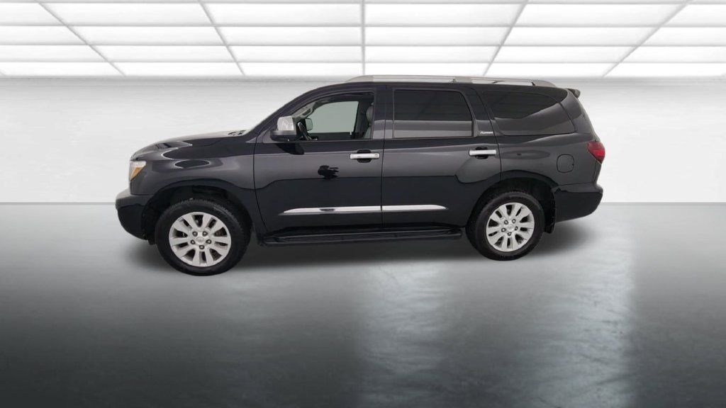 Used 2019 Toyota Sequoia Platinum AWD/4WD image 3