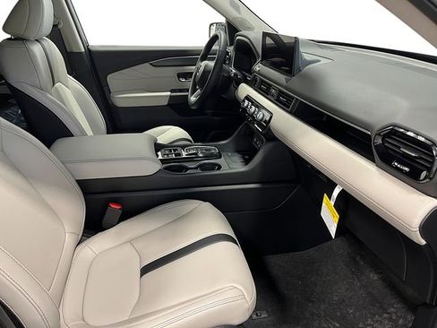 New 2026 Honda Pilot Touring image 30