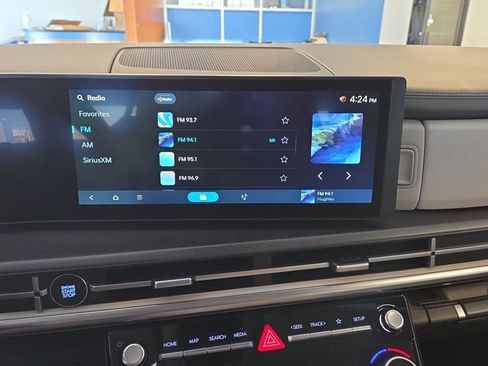 Used 2025 Hyundai Santa Fe SEL FWD image 16