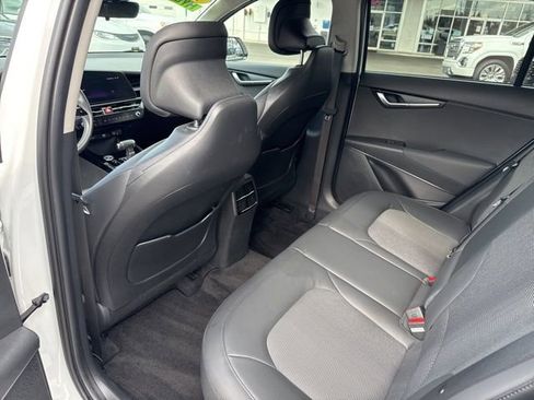 Certified 2023 Kia Niro EX Touring image 15