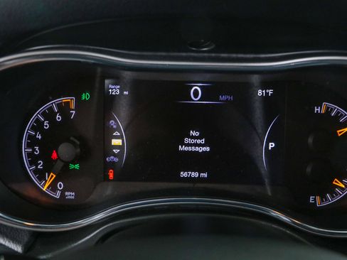 Used 2022 Jeep Grand Cherokee Laredo X AWD/4WD image 15