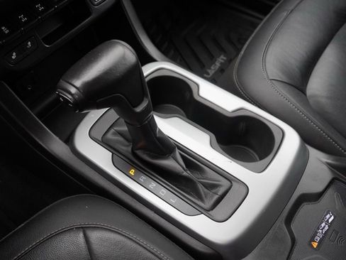 Used 2020 Chevrolet Colorado ZR2 image 18