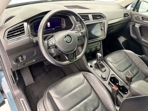 Used 2019 Volkswagen Tiguan SEL Premium AWD/4WD image 9
