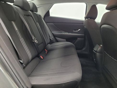 Used 2025 Hyundai Elantra SEL FWD image 19