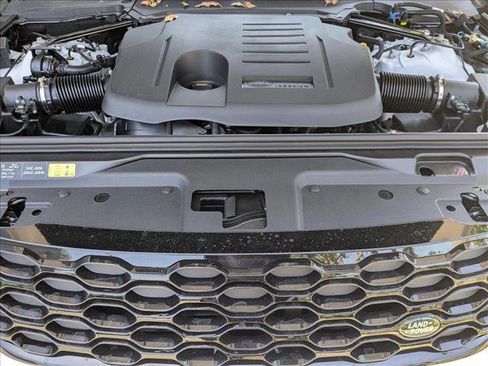 New 2025 Land Rover Discovery Dynamic SE image 16