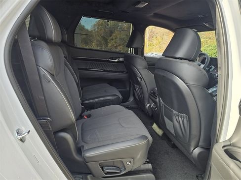 Certified 2025 Hyundai Palisade Calligraphy image 30