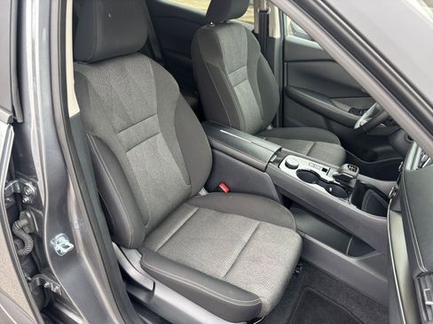 Used 2025 Nissan Rogue SV AWD/4WD image 38