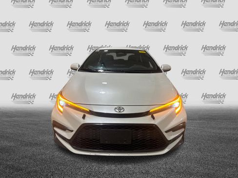 Used 2023 Toyota Corolla SE FWD image 2