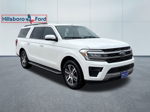 Used 2023 Ford Expedition Max XLT image 4
