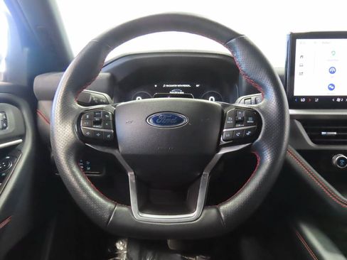 Used 2025 Ford Explorer ST-Line w/ ST-Line Street Pack AWD/4WD image 11