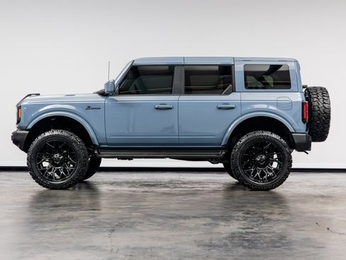 Used 2025 Ford Bronco Outer Banks AWD/4WD image 9