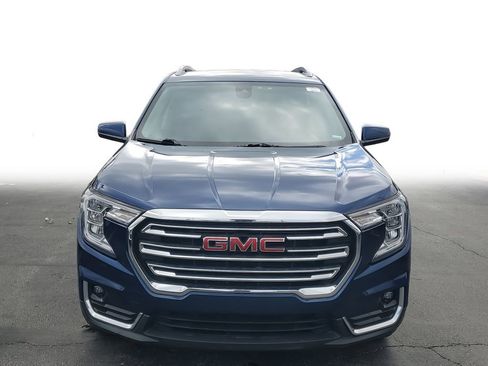 Used 2023 GMC Terrain SLT image 2