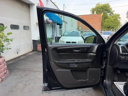 Used 2013 GMC Acadia SLE FWD image 23