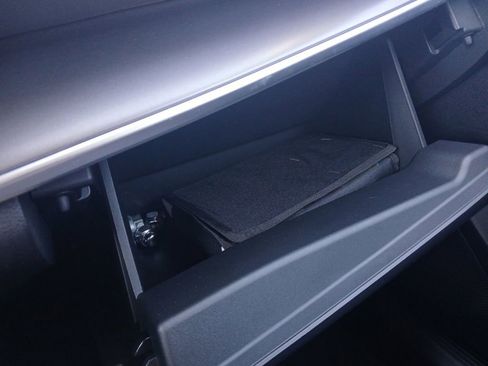 Used 2021 Nissan Rogue SV image 28