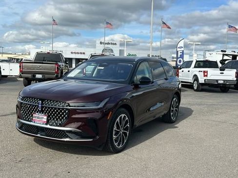 Used 2025 Lincoln Nautilus Reserve image 8