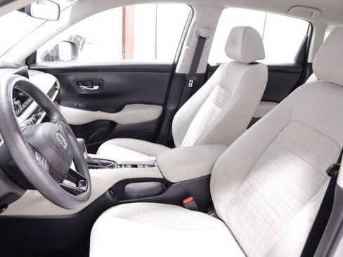 Certified 2024 Honda HR-V LX image 17