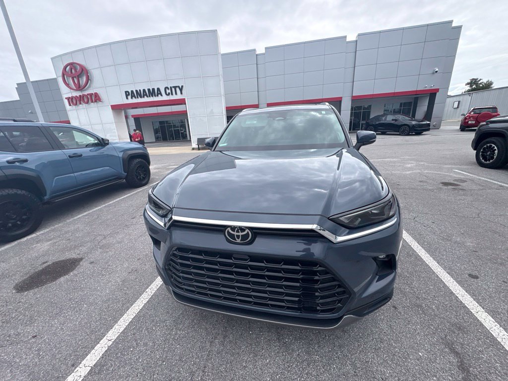 Used 2026 Toyota Grand Highlander AWD image 11