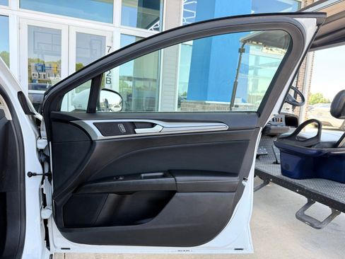 Used 2019 Ford Fusion SE image 20