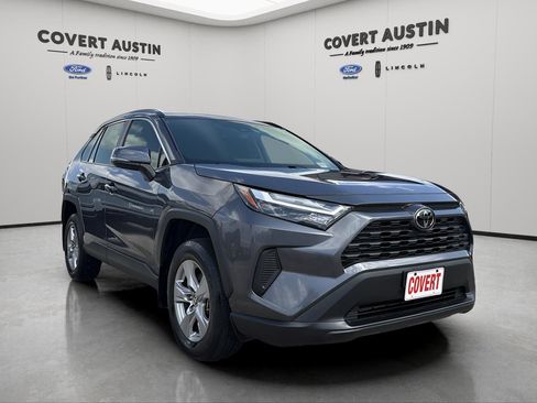 Used 2025 Toyota RAV4 XLE w/ Convenience Package image 7