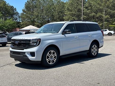 New 2026 Ford Expedition Active RWD image 3