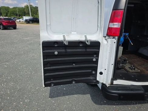 Used 2020 Chevrolet Express 3500 Extended w/ Driver Convenience Package RWD image 32