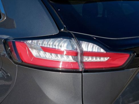 Used 2024 Ford Edge Titanium image 6