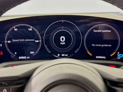 Used 2022 Porsche Taycan image 16