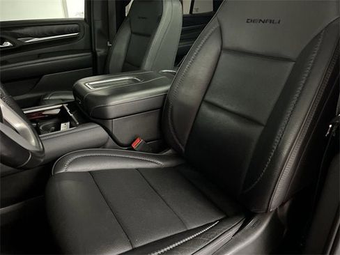 Used 2021 GMC Yukon Denali w/ Denali Premium Package image 20