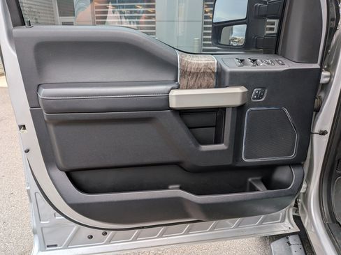 Used 2017 Ford F250 Lariat w/ Lariat Ultimate Package AWD/4WD image 11