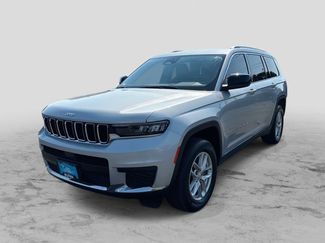 Used 2022 Jeep Grand Cherokee L Laredo w/ Luxury Tech Group I AWD/4WD video 1