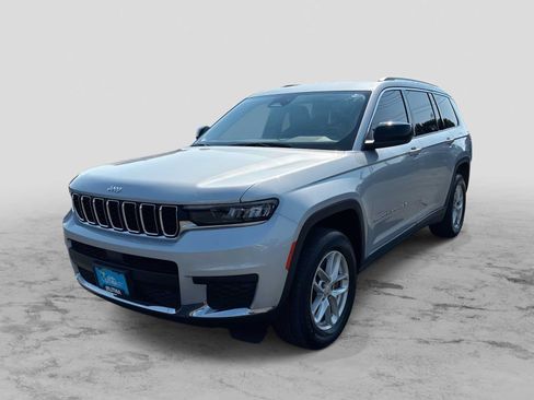 Used 2022 Jeep Grand Cherokee L Laredo w/ Luxury Tech Group I AWD/4WD image 1