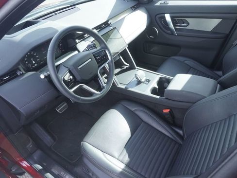 Used 2025 Land Rover Discovery Sport Dynamic SE image 18