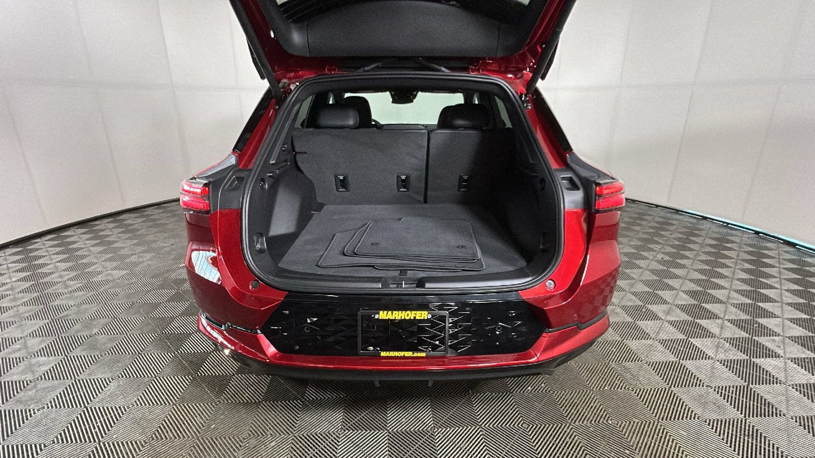 Used 2024 Chevrolet Equinox EV RS FWD image 32