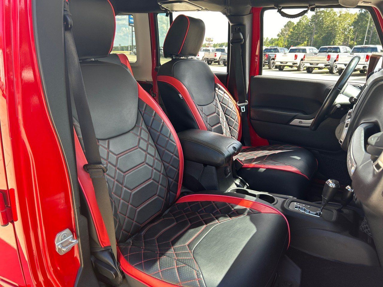 Used 2016 Jeep Wrangler Unlimited Rubicon AWD/4WD image 19