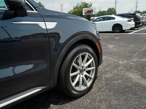 Used 2023 Kia Sorento EX w/ Panoramic Sunroof Package AWD/4WD image 19