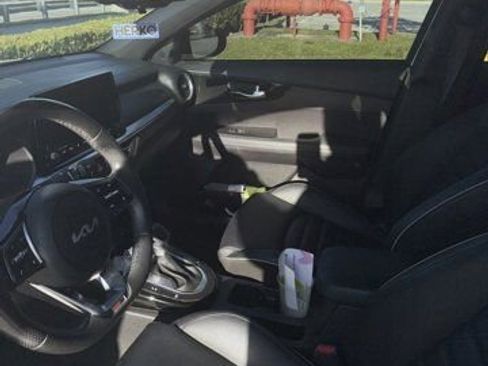 Used 2022 Kia Forte GT-Line w/ GT-Line Premium Package image 4