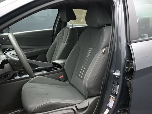 Used 2024 Hyundai Elantra SEL FWD image 5