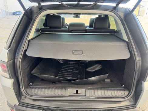 Used 2017 Land Rover Range Rover Sport SE image 27